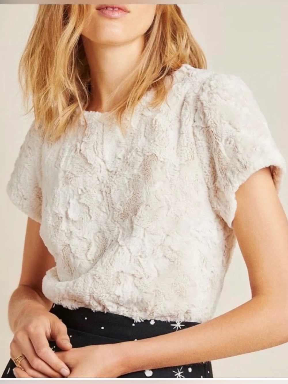 By Anthropologie Ivory Faux Fur Textured Top Short Sleeve Back Zip Size Medium